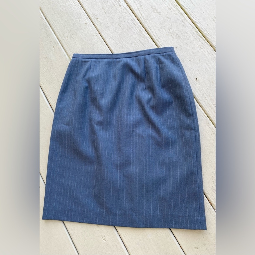 HARVE BENARD Classic Gray Pinstriped Pencil Skirt, Size: 8